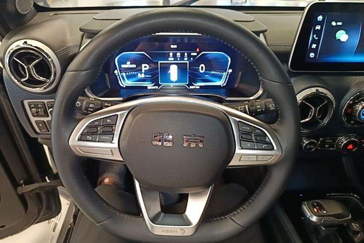 Used BAIC Off-Road BJ40 2021 2.0D Automatic Four-Wheel Drive Blade Hero Edition Adventurer Model (with Front and Rear Electronic Locks) Steering Wheel