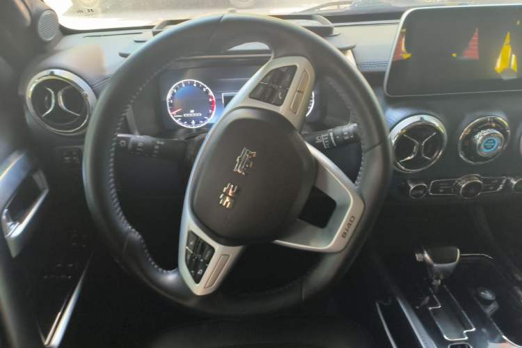 Used BAIC Off-Road BJ40 2021 2.3T Automatic Four-Wheel Drive Blade Hero Edition Supreme Version Steering Wheel