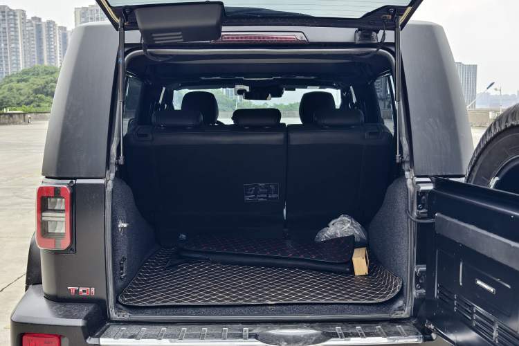 Used BAIC Off-Road BJ40 2021 2.0D Automatic Four-Wheel Drive Blade Hero Edition Adventurer Type Trunk