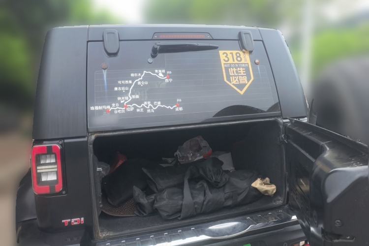 Used BAIC Off-Road BJ40 2021 2.0D Automatic Four-Wheel Drive Blade Hero Edition Pioneer Model Trunk