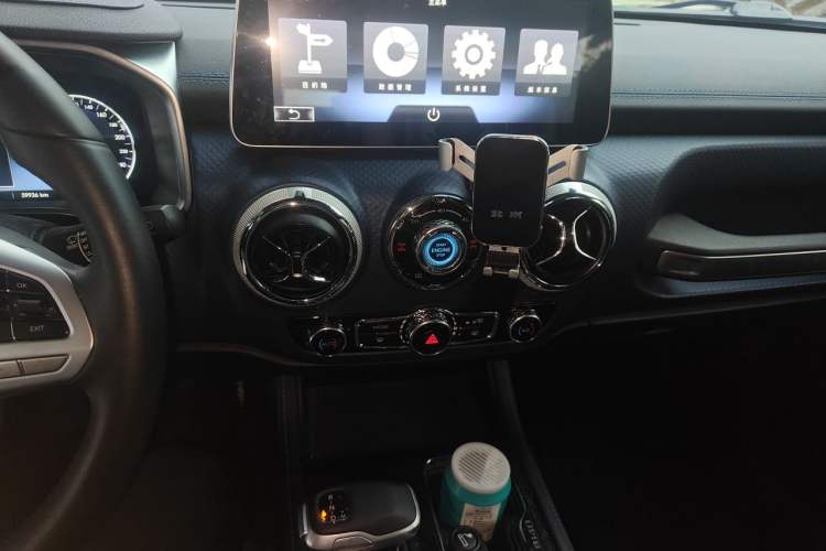 Used BAIC Off-Road BJ40 2021 2.0D Automatic Four-Wheel Drive Blade Hero Edition Adventurer Model (with Front and Rear Electronic Locks) Audio And AC Panel