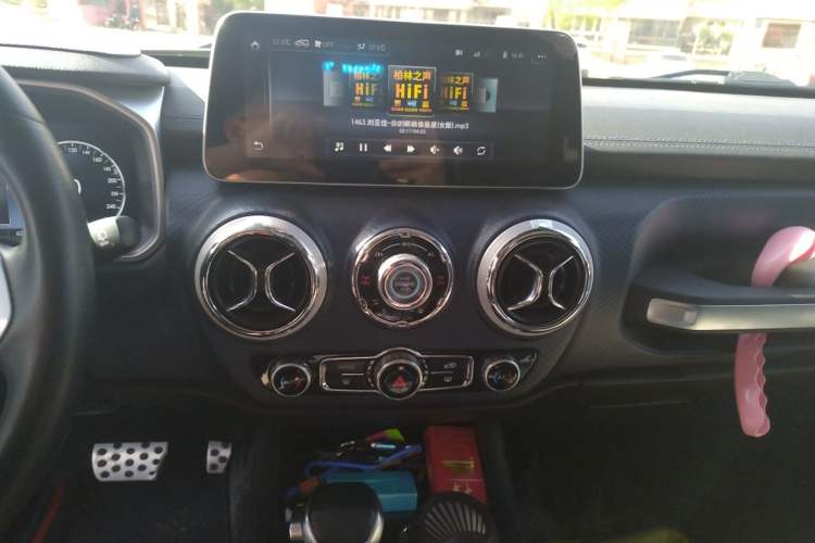 Used BAIC Off-Road BJ40 2021 2.3T Automatic Four-Wheel Drive Blade Hero Edition Supreme Version Audio And AC Panel
