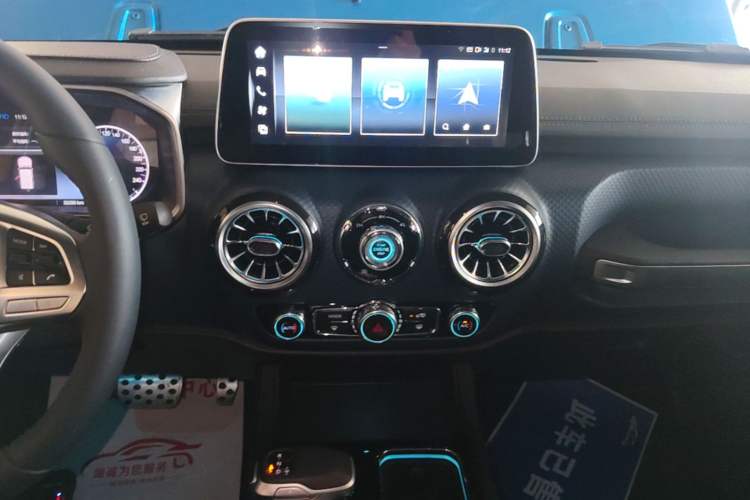 Used BAIC Off-Road BJ40 2021 2.0D Automatic Four-Wheel Drive Blade Hero Edition Adventurer Type Audio And AC Panel