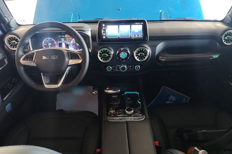 Used BAIC Off-Road BJ40 2021 2.0D Automatic Four-Wheel Drive Blade Hero Edition Adventurer Type Center Console