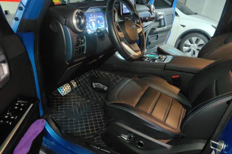 Used BAIC Off-Road BJ40 2021 2.0D Automatic Four-Wheel Drive Blade Hero Edition Adventurer Type Driver Seat