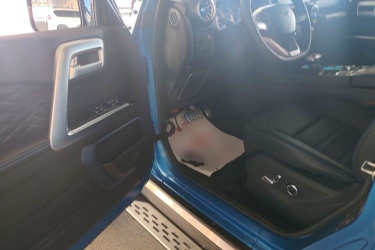 Used BAIC Off-Road BJ40 2021 2.0D Automatic Four-Wheel Drive Blade Hero Edition Adventurer Type Driver Seat