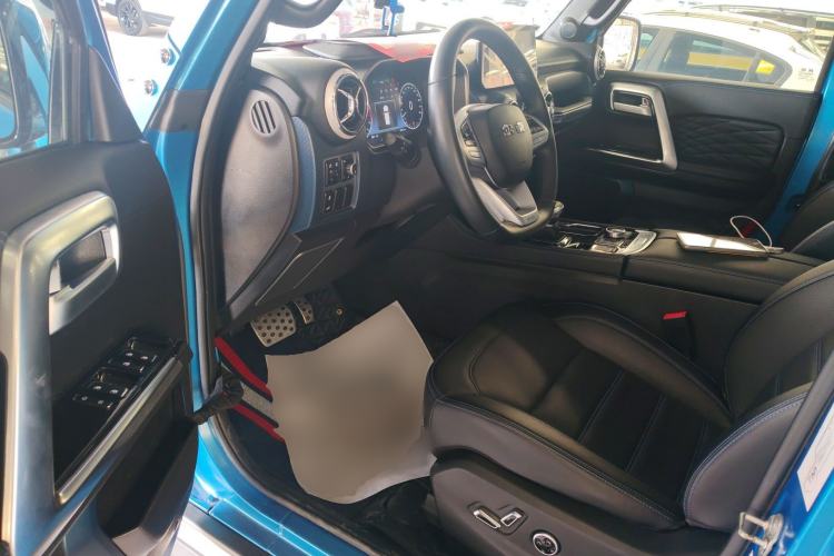 Used BAIC Off-Road BJ40 2021 2.0D Automatic Four-Wheel Drive Blade Hero Edition Adventurer Type Driver Seat
