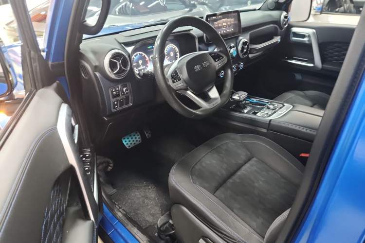 Used BAIC Off-Road BJ40 2021 2.0D Automatic Four-Wheel Drive Blade Hero Edition Pioneer Model Driver Seat