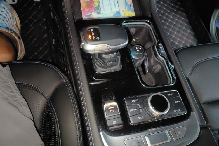 Used BAIC Off-Road BJ40 2021 2.0D Automatic Four-Wheel Drive Blade Hero Edition Adventurer Type Gear Lever