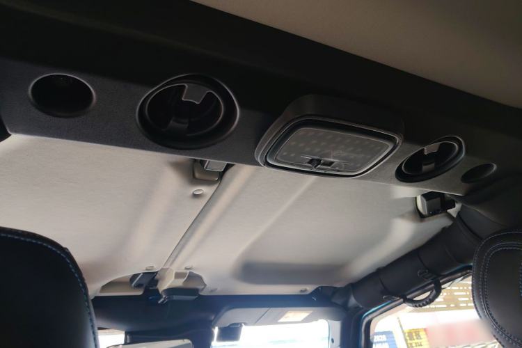 Used BAIC Off-Road BJ40 2021 2.0D Automatic Four-Wheel Drive Blade Hero Edition Adventurer Type Headliner