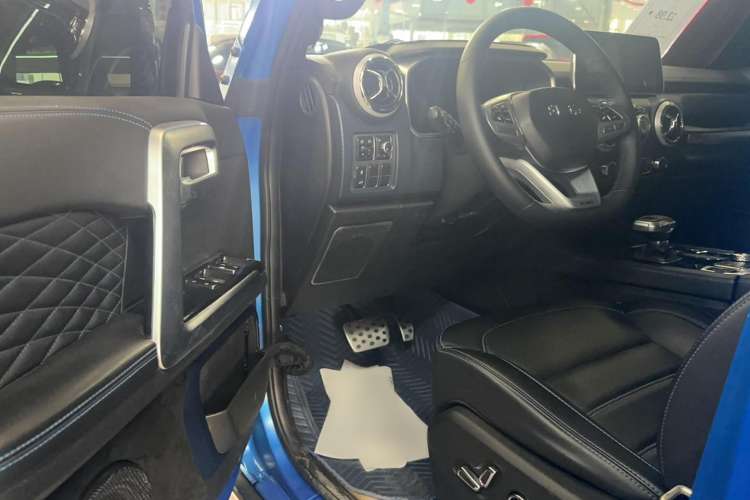 Used BAIC Off-Road BJ40 2021 2.0D Automatic Four-Wheel Drive Blade Hero Edition Adventurer Type Interior 2
