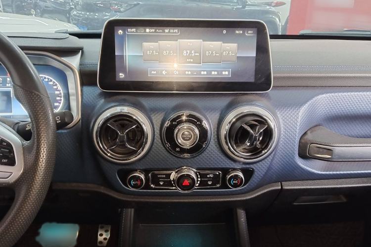 Used BAIC Off-Road BJ40 2021 2.0D Automatic Four-Wheel Drive Blade Hero Edition Pioneer Model Interior 3