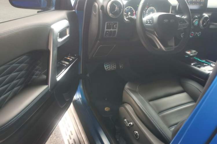 Used BAIC Off-Road BJ40 2021 2.0D Automatic Four-Wheel Drive Blade Hero Edition Adventurer Type Interior 3