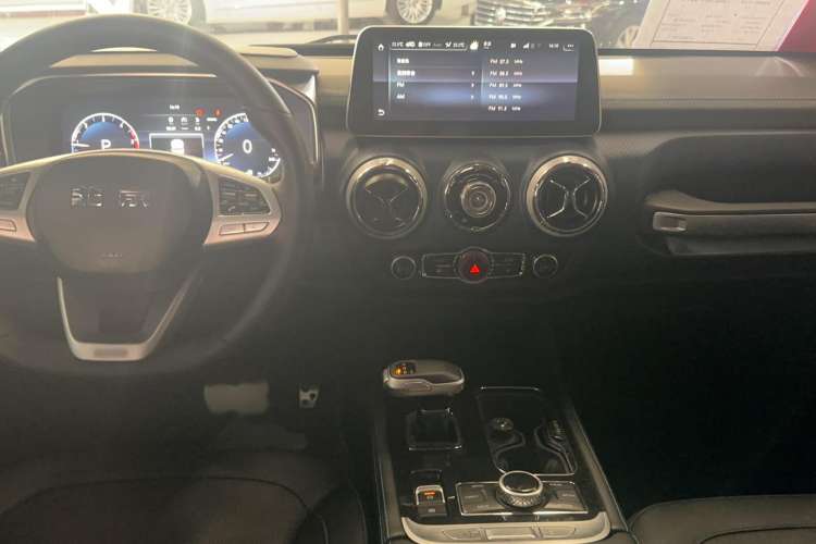 Used BAIC Off-Road BJ40 2021 2.0D Automatic Four-Wheel Drive Blade Hero Edition Adventurer Type Interior 3