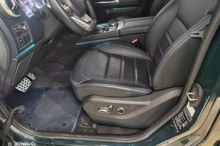 Used BAIC Off-Road BJ40 2021 2.0T Automatic Four-Wheel Drive Ring the Tower Champion Edition Interior 6