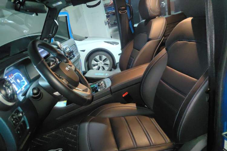 Used BAIC Off-Road BJ40 2021 2.0D Automatic Four-Wheel Drive Blade Hero Edition Adventurer Type Left Front Seat