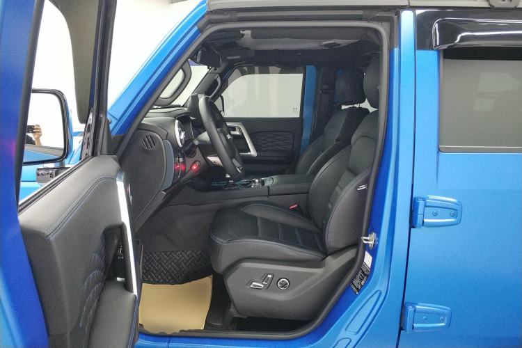 Used BAIC Off-Road BJ40 2021 2.0D Automatic Four-Wheel Drive Blade Hero Edition Adventurer Type Left Front Seat