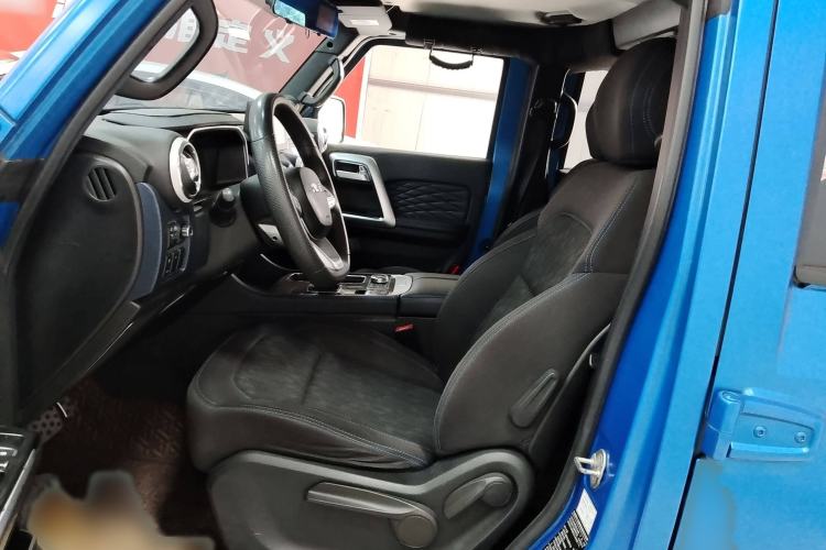 Used BAIC Off-Road BJ40 2021 2.0D Automatic Four-Wheel Drive Blade Hero Edition Pioneer Model Left Front Seat