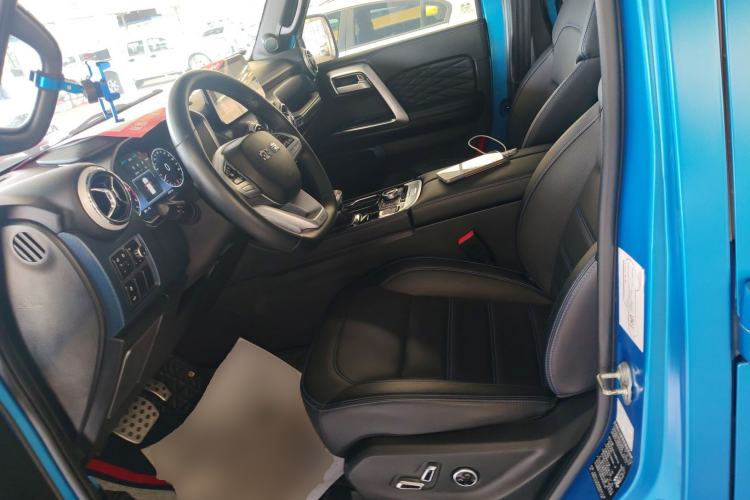Used BAIC Off-Road BJ40 2021 2.0D Automatic Four-Wheel Drive Blade Hero Edition Adventurer Type Left Front Seat