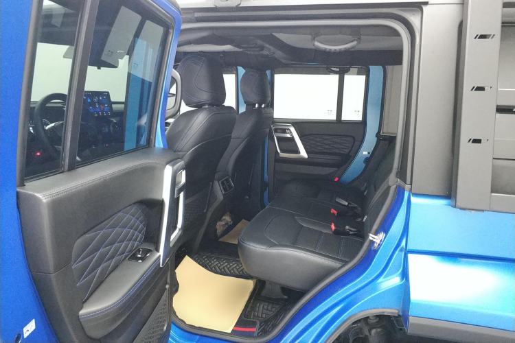 Used BAIC Off-Road BJ40 2021 2.0D Automatic Four-Wheel Drive Blade Hero Edition Adventurer Type Left Rear Seat