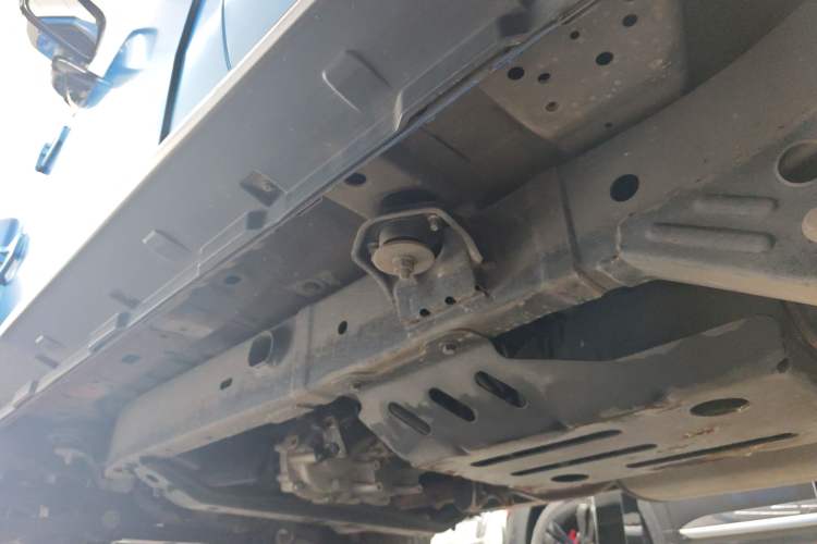 Used BAIC Off-Road BJ40 2021 2.0D Automatic Four-Wheel Drive Blade Hero Edition Pioneer Model Left Side Sill