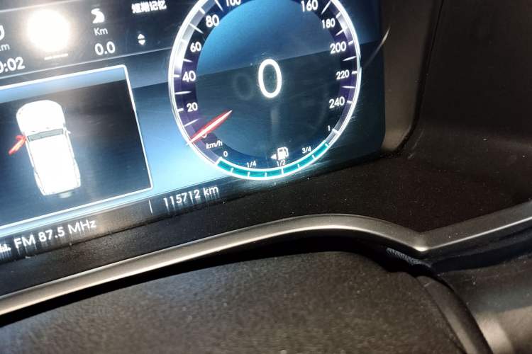 Used BAIC Off-Road BJ40 2021 2.0D Automatic Four-Wheel Drive Blade Hero Edition Pioneer Model Odometer Close Up