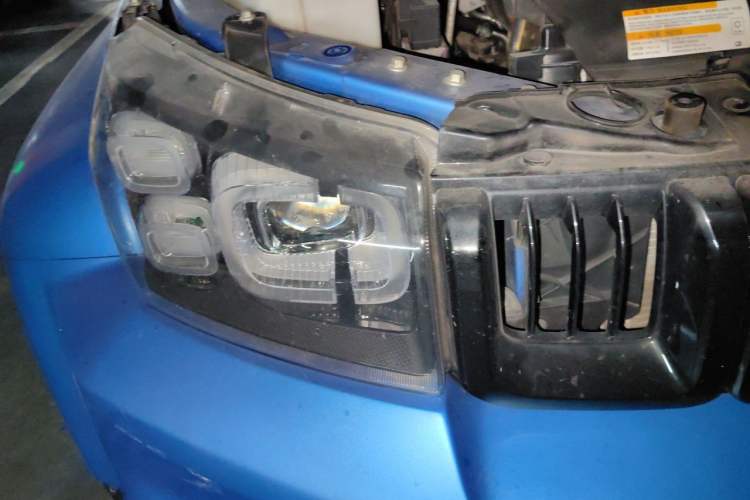 Used BAIC Off-Road BJ40 2021 2.0D Automatic Four-Wheel Drive Blade Hero Edition Adventurer Type Right Front Headlight