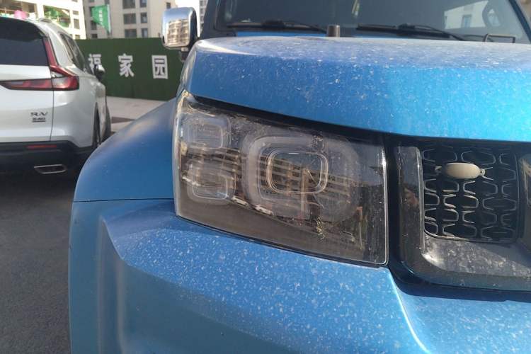Used BAIC Off-Road BJ40 2021 2.3T Automatic Four-Wheel Drive Blade Hero Edition Supreme Version Right Front Headlight