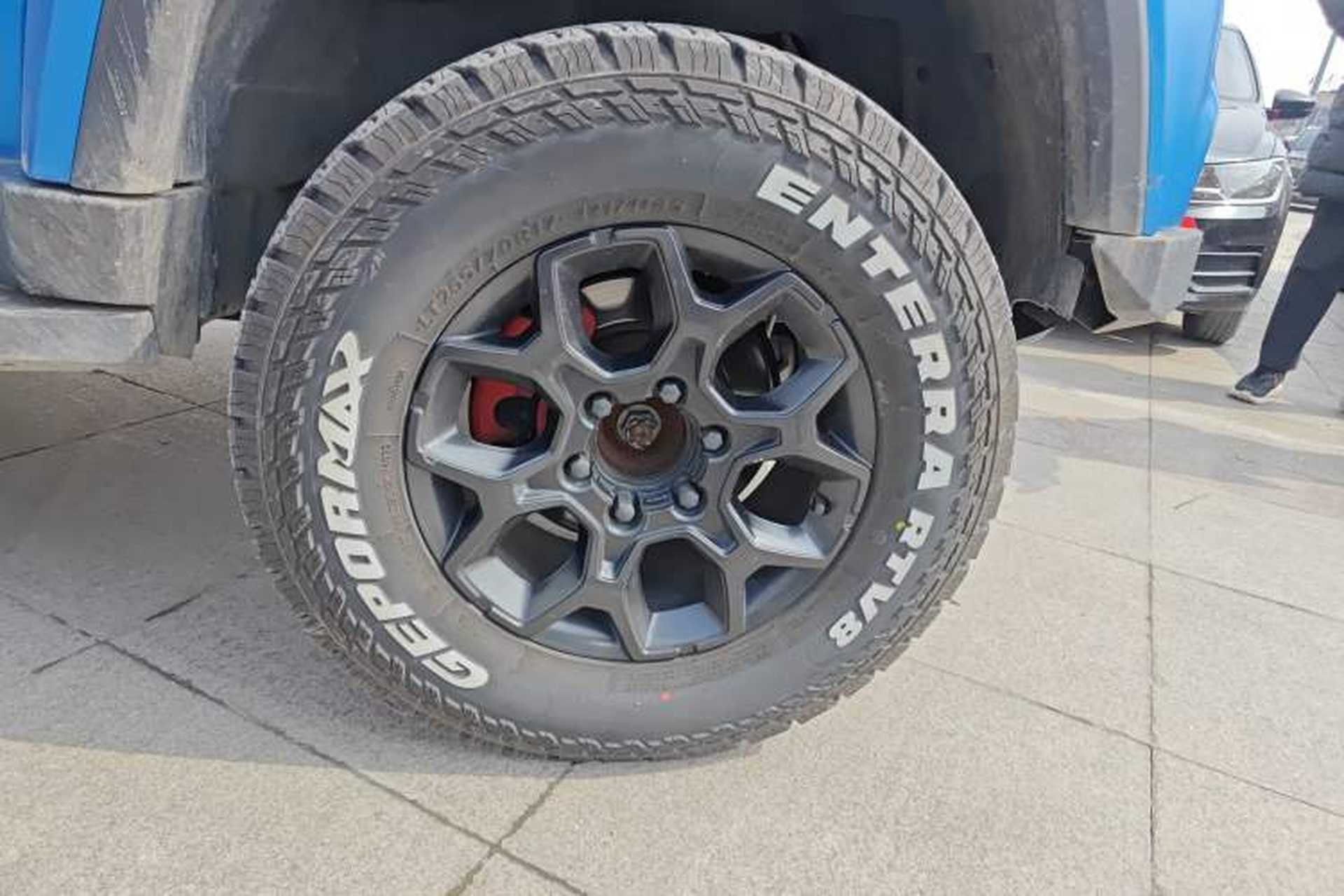 Used BAIC Off-Road BJ40 2021 2.0D Automatic Four-Wheel Drive Blade Hero Edition Adventurer Type Right Front Wheel Hub