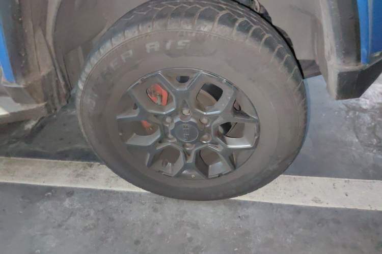 Used BAIC Off-Road BJ40 2021 2.0D Automatic Four-Wheel Drive Blade Hero Edition Adventurer Type Right Front Wheel Hub