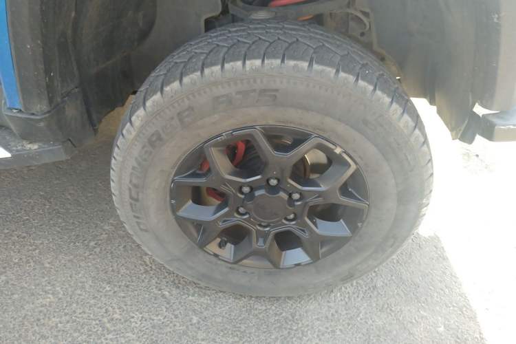 Used BAIC Off-Road BJ40 2021 2.3T Automatic Four-Wheel Drive Blade Hero Edition Supreme Version Right Front Wheel Hub