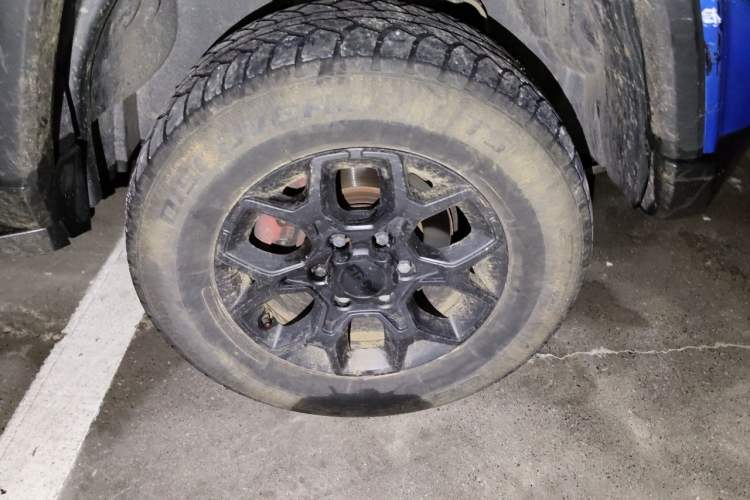 Used BAIC Off-Road BJ40 2021 2.0D Automatic Four-Wheel Drive Blade Hero Edition Adventurer Model (with Front and Rear Electronic Locks) Right Front Wheel Hub