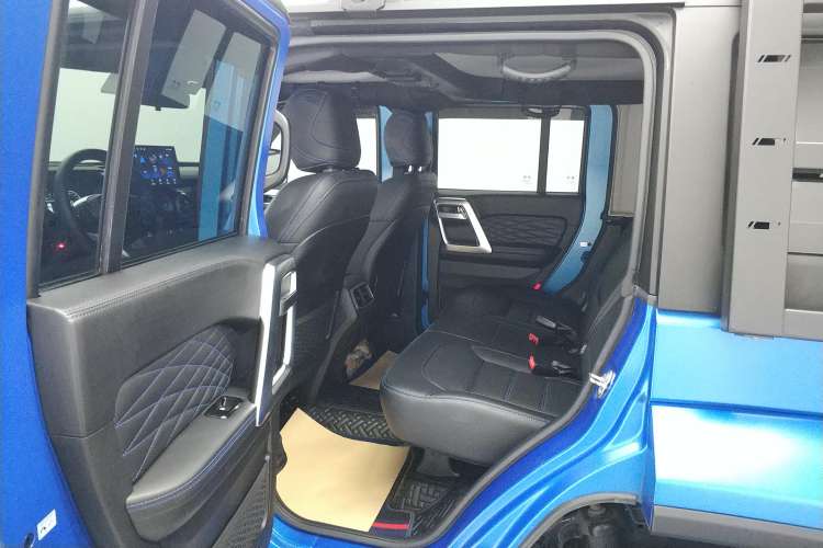 Used BAIC Off-Road BJ40 2021 2.0D Automatic Four-Wheel Drive Blade Hero Edition Adventurer Type Right Rear Seat