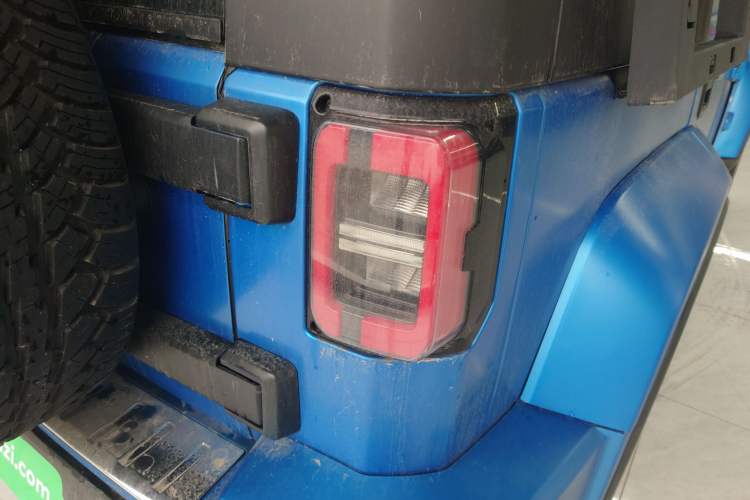 Used BAIC Off-Road BJ40 2021 2.3T Automatic Four-Wheel Drive Blade Hero Edition Supreme Version Right Rear Taillight