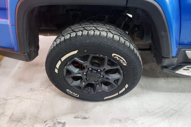 Used BAIC Off-Road BJ40 2021 2.0D Automatic Four-Wheel Drive Blade Hero Edition Pioneer Model Right Rear Wheel Hub