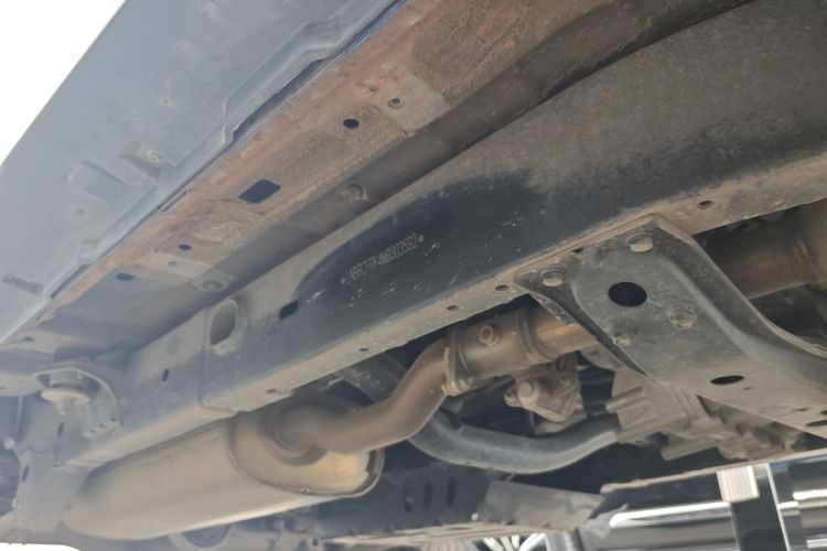 Used BAIC Off-Road BJ40 2021 2.0D Automatic Four-Wheel Drive Blade Hero Edition Pioneer Model Right Side Sill