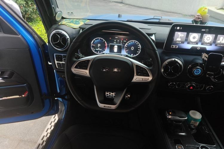 Used BAIC Off-Road BJ40 2021 2.0D Automatic Four-Wheel Drive Blade Hero Edition Adventurer Model (with Front and Rear Electronic Locks) Steering Wheel