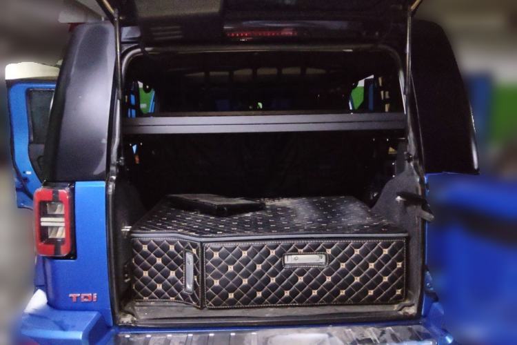 Used BAIC Off-Road BJ40 2021 2.0D Automatic Four-Wheel Drive Blade Hero Edition Adventurer Model (with Front and Rear Electronic Locks) Trunk