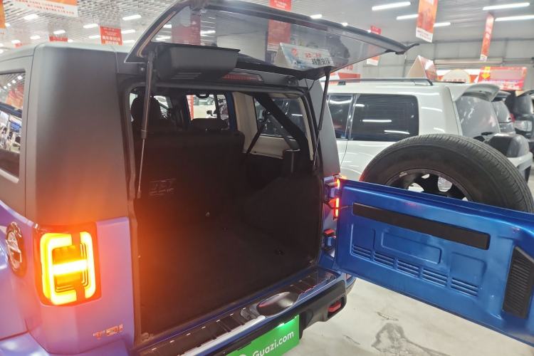 Used BAIC Off-Road BJ40 2021 2.0D Automatic Four-Wheel Drive Blade Hero Edition Pioneer Model Trunk