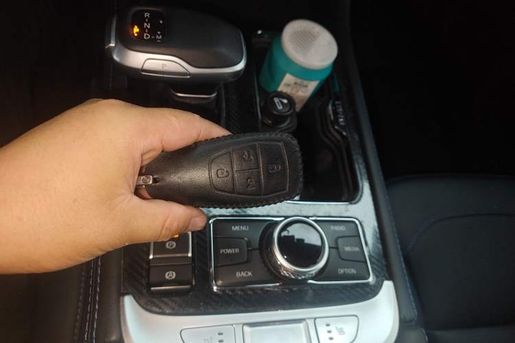 Used BAIC Off-Road BJ40 2021 2.0D Automatic Four-Wheel Drive Blade Hero Edition Adventurer Model (with Front and Rear Electronic Locks) Vehicle Key