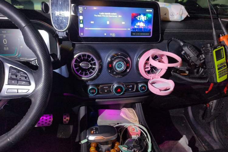 Used BAIC Off-Road BJ40 2021 2.0T Automatic Four-Wheel Drive Ring the Tower Champion Edition Audio And AC Panel