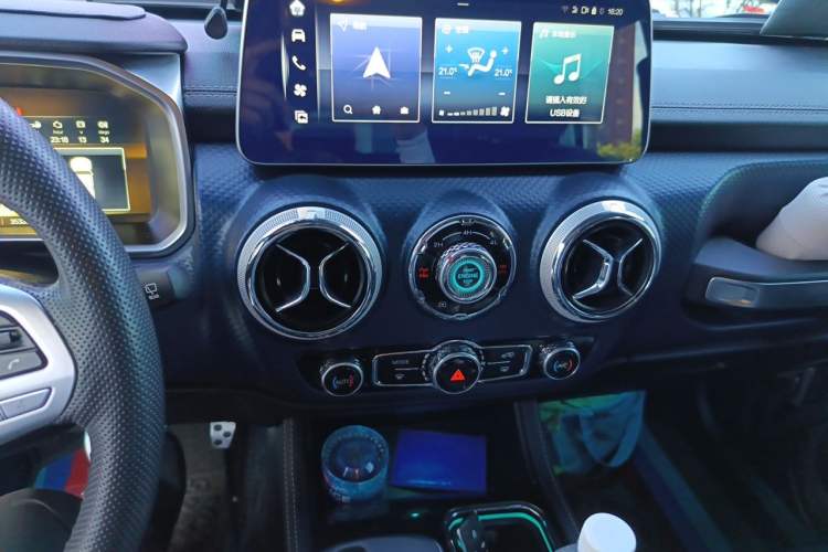 Used BAIC Off-Road BJ40 2021 2.0T Automatic Four-Wheel Drive Ring the Tower Champion Edition Audio And AC Panel