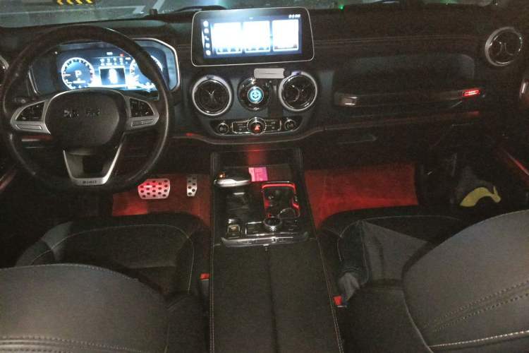 Used BAIC Off-Road BJ40 2021 2.0T Automatic Four-Wheel Drive Ring the Tower Champion Edition Center Console