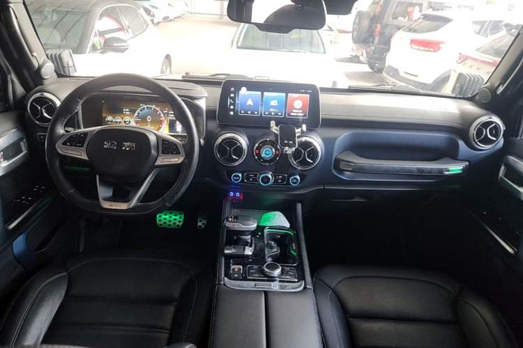 Used BAIC Off-Road BJ40 2021 2.0T Automatic Four-Wheel Drive Ring the Tower Champion Edition Center Console