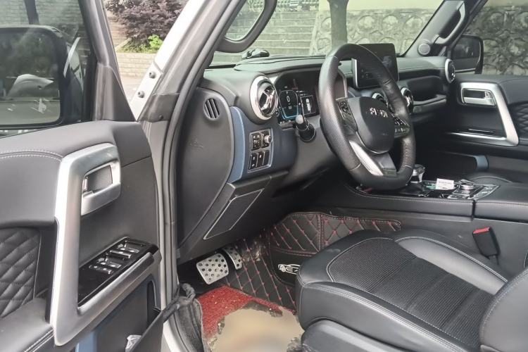 Used BAIC Off-Road BJ40 2021 2.0T Automatic Four-Wheel Drive Ring the Tower Champion Edition Driver Seat