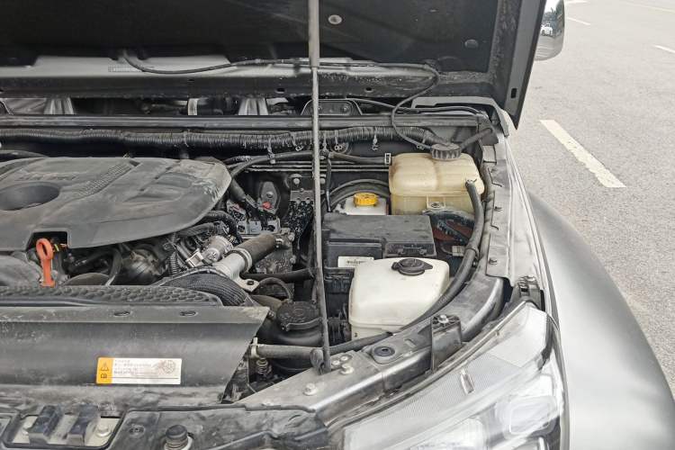 Used BAIC Off-Road BJ40 2021 2.0T Automatic Four-Wheel Drive Ring the Tower Champion Edition Engine Bay Left