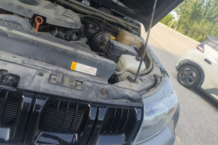 Used BAIC Off-Road BJ40 2021 2.0T Automatic Four-Wheel Drive Ring the Tower Champion Edition Engine Bay Left