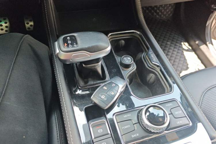 Used BAIC Off-Road BJ40 2021 2.0T Automatic Four-Wheel Drive Ring the Tower Champion Edition Gear Lever