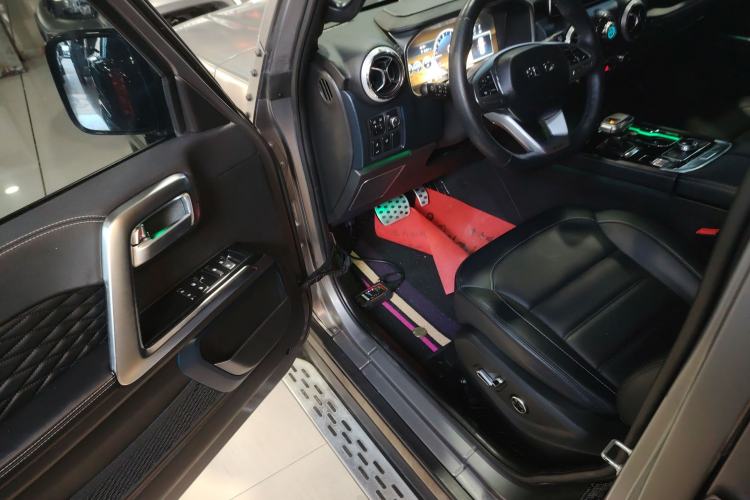 Used BAIC Off-Road BJ40 2021 2.0T Automatic Four-Wheel Drive Ring the Tower Champion Edition Interior 3