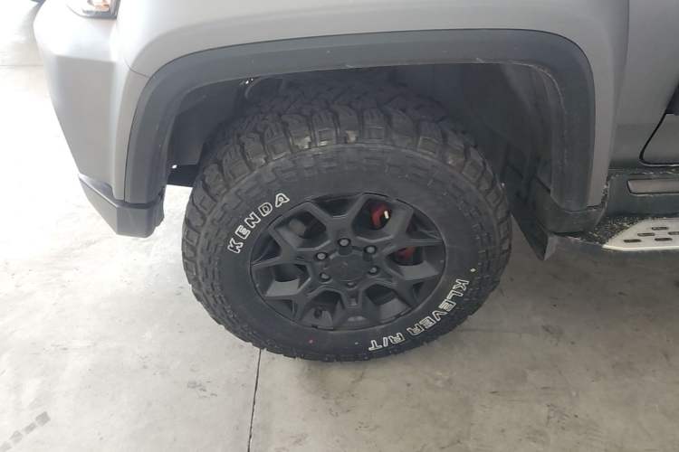 Used BAIC Off-Road BJ40 2021 2.0T Automatic Four-Wheel Drive Ring the Tower Champion Edition Left Front Wheel Hub